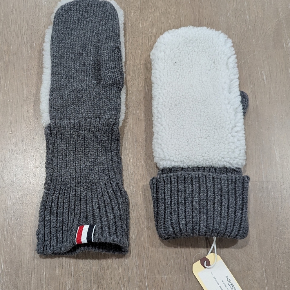 $890 Mens THOM BROWNE Wool/Shearling Mittens Gray Large